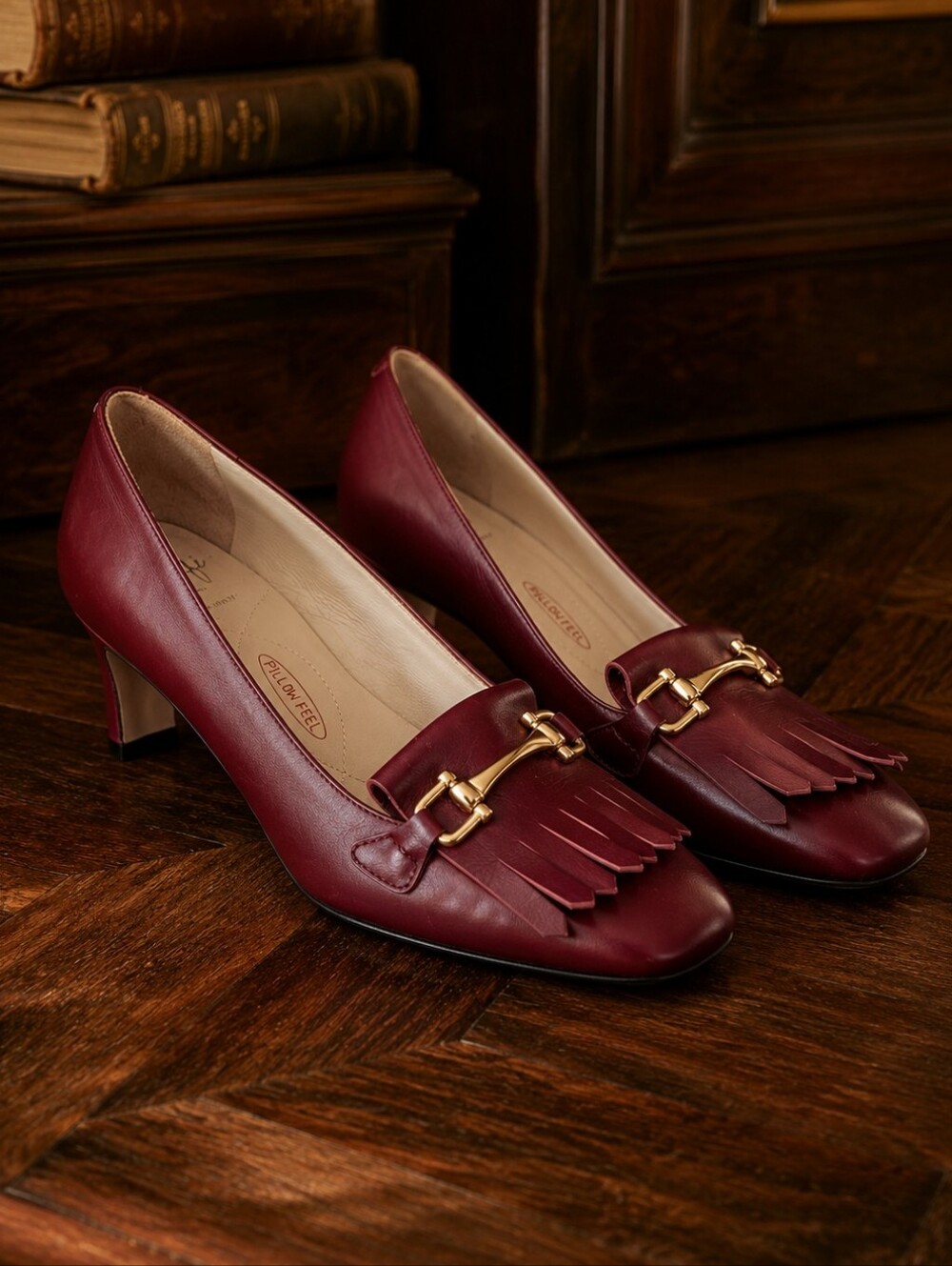 Amalfi Rangoni Italy Burgundy Kiltie Horsebit Heels 7